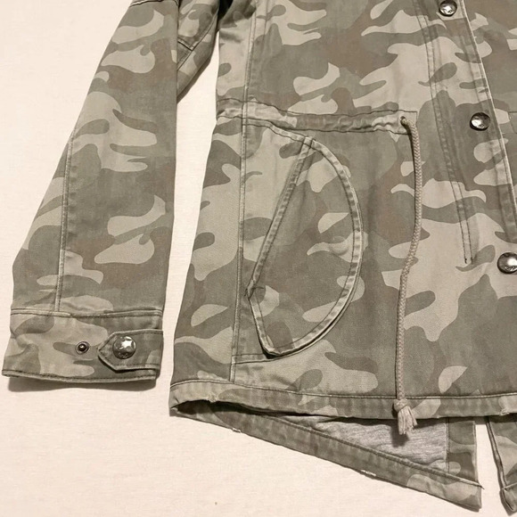 Triple Five Soul Hooded Jacket Camo Ladies Size Small Coat - Picture 4 of 16